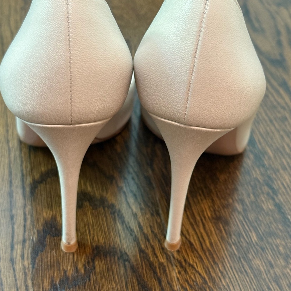 Gianvito Rossi 105 Pumps • Ivory Leather • Size 39 (US 9) - Picture 3 of 12